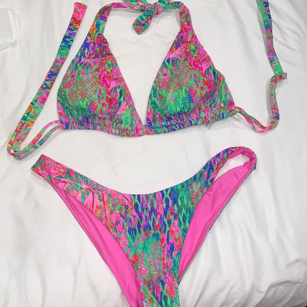 Pretty much branch new reversible bikini-multicolor and pink